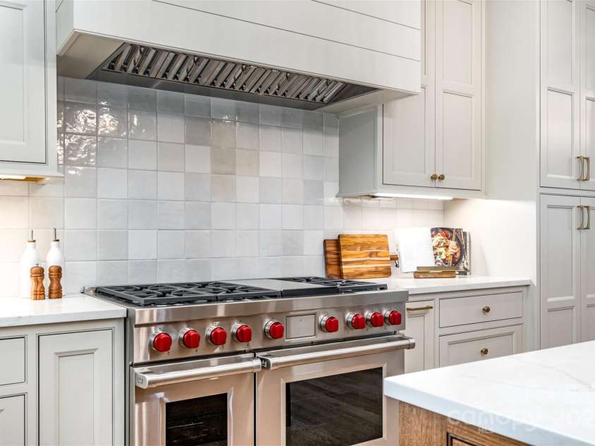 4021 Nettie Court, Charlotte, NC 28211.  MLS# CAR4250089, YatesRealty ID 12418. Kitchen - For Representation