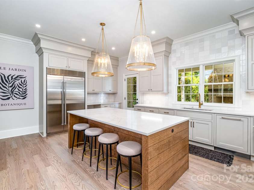 4021 Nettie Court, Charlotte, NC 28211.  MLS# CAR4250089, YatesRealty ID 12418. Kitchen - For Representation