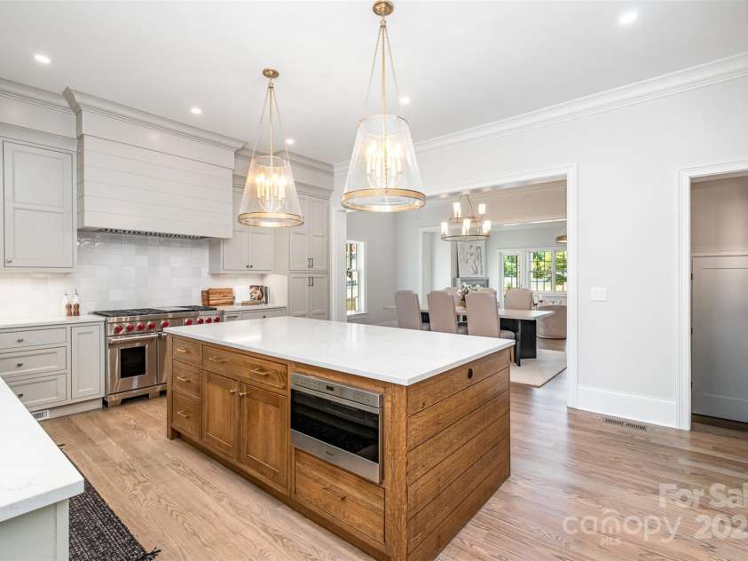 4021 Nettie Court, Charlotte, NC 28211.  MLS# CAR4250089, YatesRealty ID 12418. Kitchen - For Representation