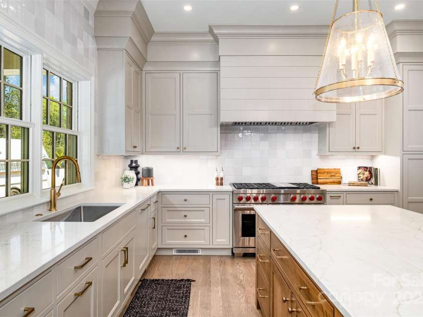 4021 Nettie Court, Charlotte, NC 28211.  MLS# CAR4250089, YatesRealty ID 12418. Kitchen - For Representation