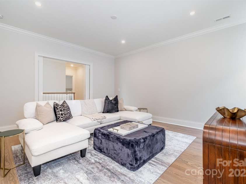 4021 Nettie Court, Charlotte, NC 28211.  MLS# CAR4250089, YatesRealty ID 12418. Media Up - For Representation