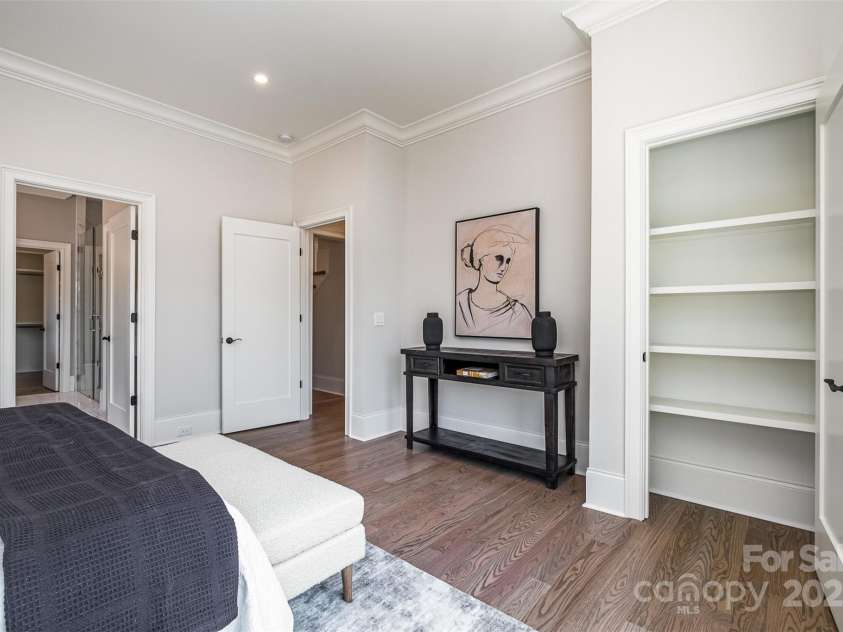 4021 Nettie Court, Charlotte, NC 28211.  MLS# CAR4250089, YatesRealty ID 12418. Primary on Main - For Representation