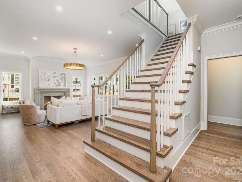 4021 Nettie Court, Charlotte, NC 28211.  MLS# CAR4250089, YatesRealty ID 12418. Stairwell - For Representation