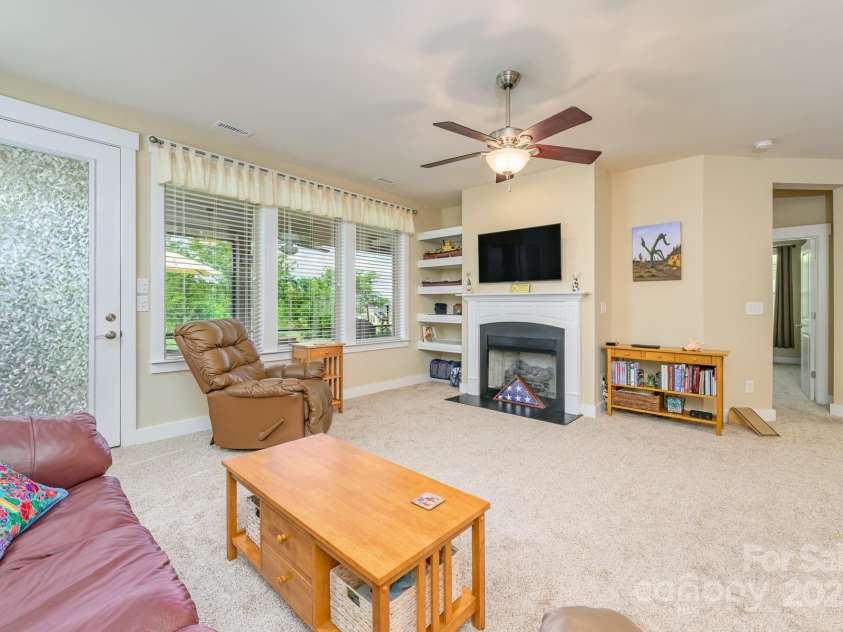 121 Martingale Avenue, Mooresville, NC 28115.  MLS# CAR4250401, YatesRealty ID 12419. 