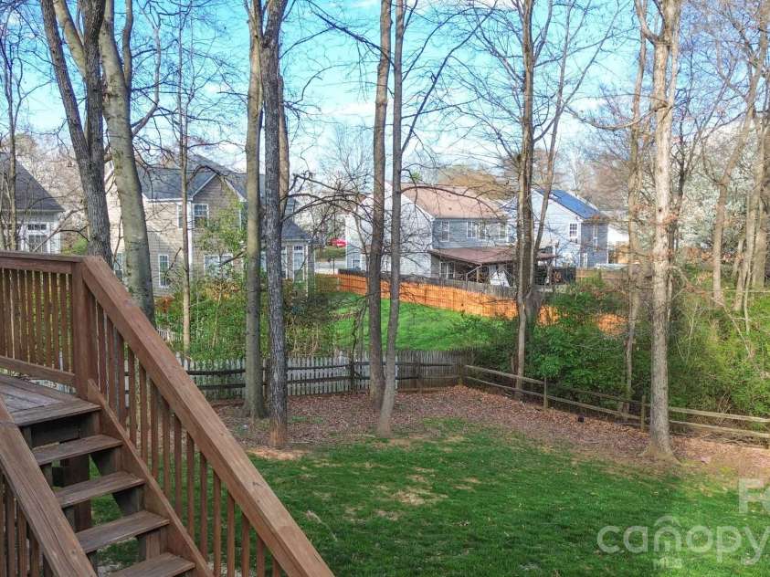 2816 Robyns Glen Drive, Charlotte, NC 28269.  MLS# CAR4340315, YatesRealty ID 12419. 