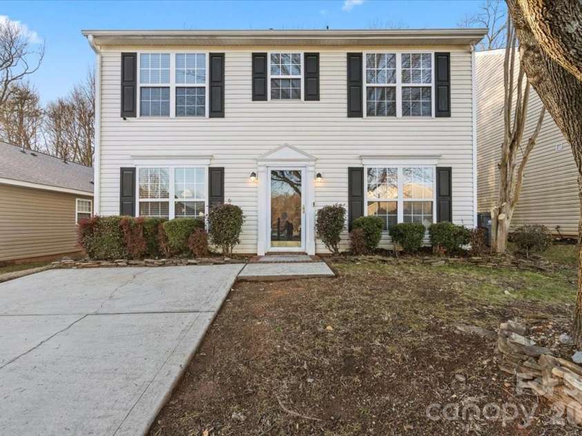 3325 Braden Drive, Charlotte, NC 28216.  MLS# CAR4344150, YatesRealty ID 12420. 