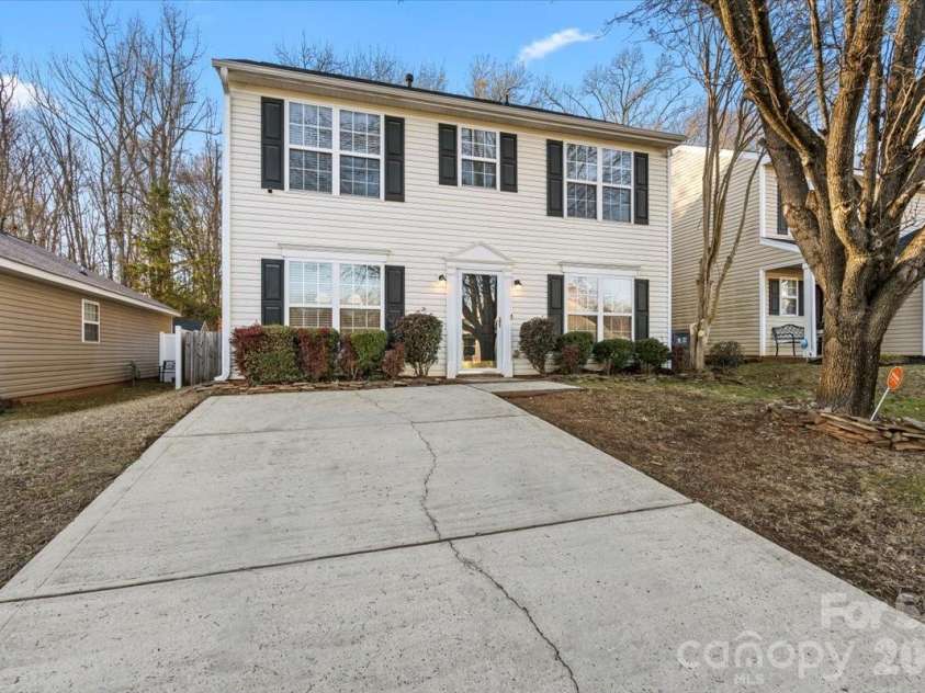 3325 Braden Drive, Charlotte, NC 28216.  MLS# CAR4344150, YatesRealty ID 12420. 