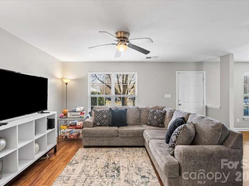 3325 Braden Drive, Charlotte, NC 28216.  MLS# CAR4344150, YatesRealty ID 12420. 