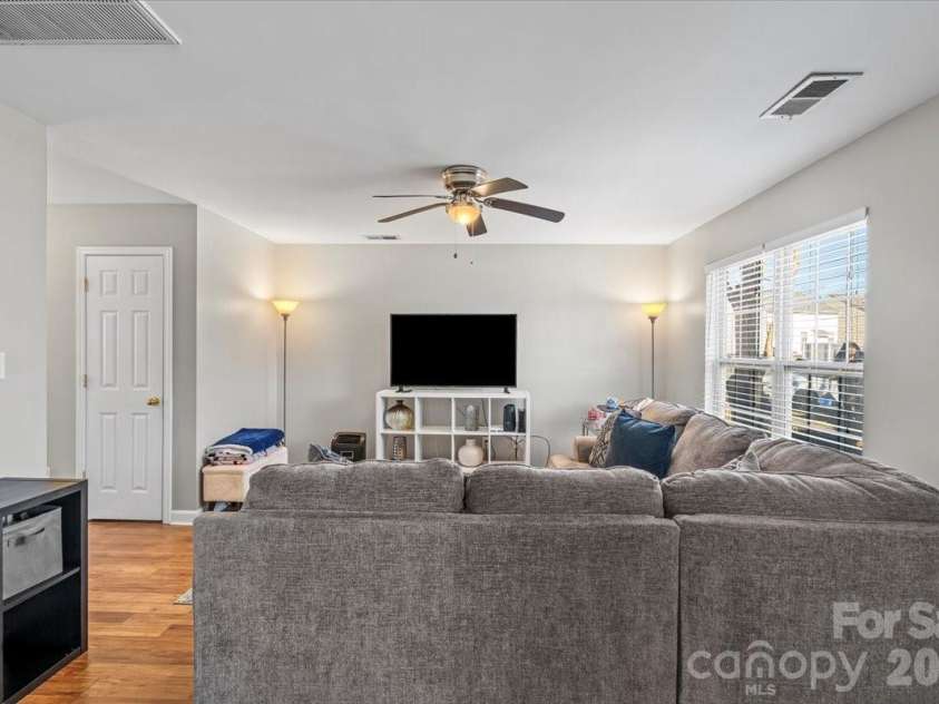 3325 Braden Drive, Charlotte, NC 28216.  MLS# CAR4344150, YatesRealty ID 12420. 
