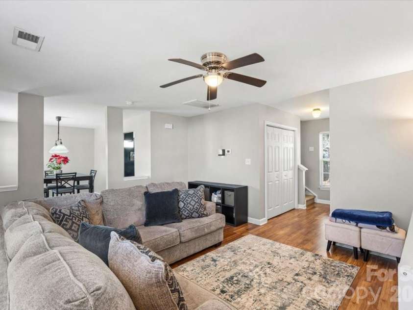 3325 Braden Drive, Charlotte, NC 28216.  MLS# CAR4344150, YatesRealty ID 12420. 