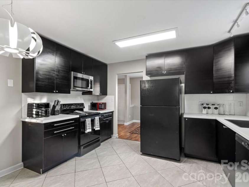3325 Braden Drive, Charlotte, NC 28216.  MLS# CAR4344150, YatesRealty ID 12420. 