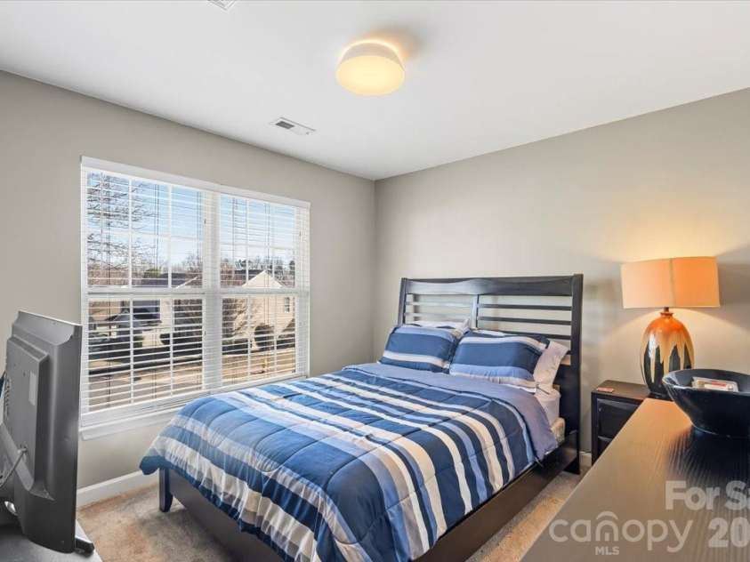 3325 Braden Drive, Charlotte, NC 28216.  MLS# CAR4344150, YatesRealty ID 12420. 