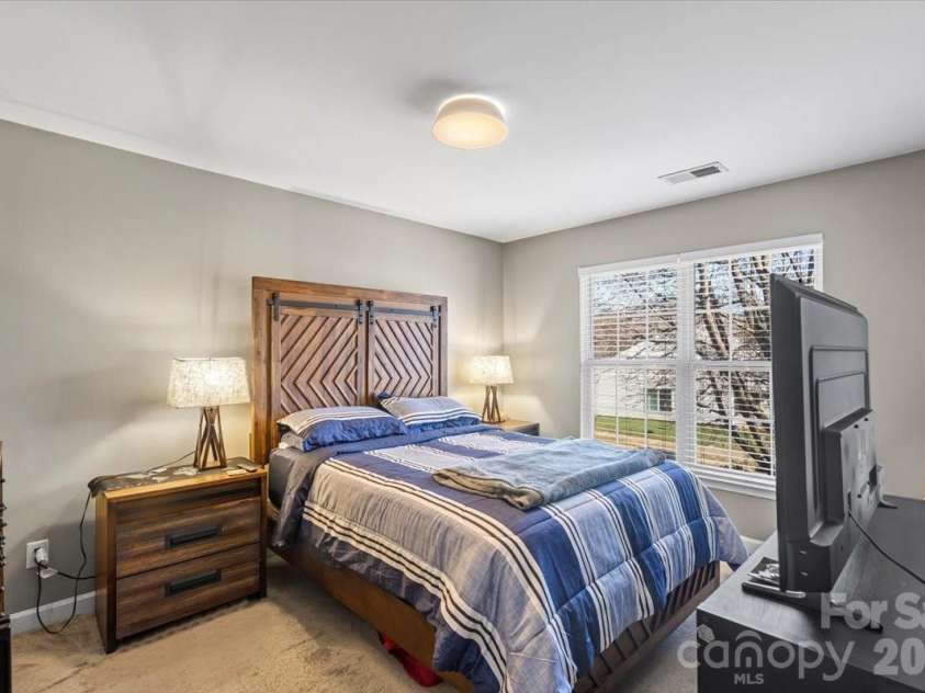 3325 Braden Drive, Charlotte, NC 28216.  MLS# CAR4344150, YatesRealty ID 12420. 