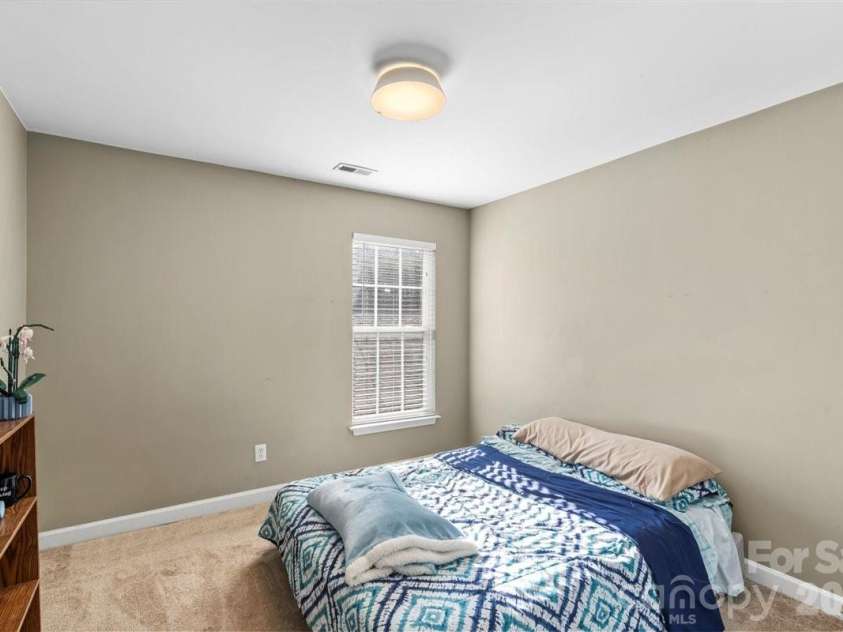 3325 Braden Drive, Charlotte, NC 28216.  MLS# CAR4344150, YatesRealty ID 12420. 