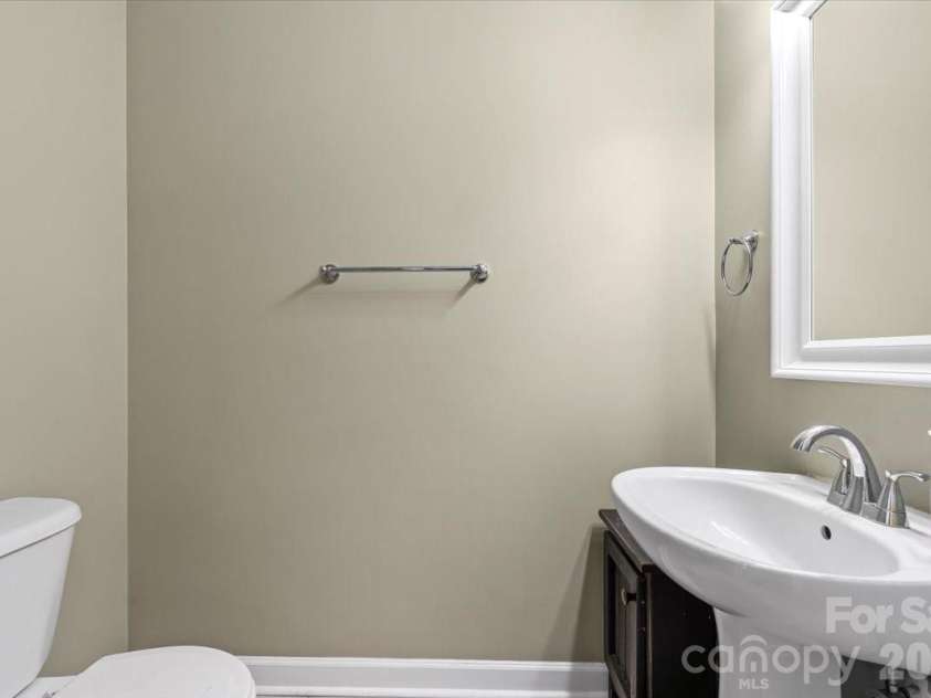 3325 Braden Drive, Charlotte, NC 28216.  MLS# CAR4344150, YatesRealty ID 12420. 