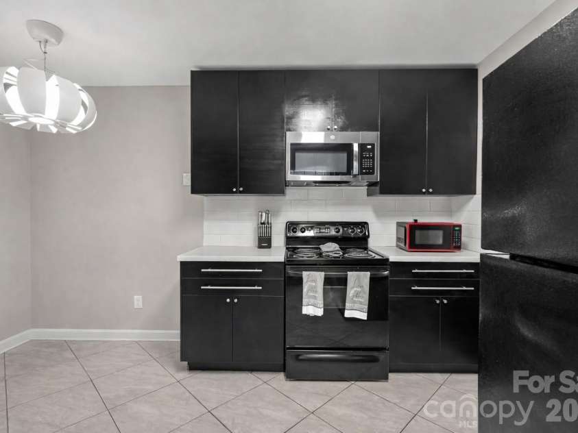 3325 Braden Drive, Charlotte, NC 28216.  MLS# CAR4344150, YatesRealty ID 12420. 