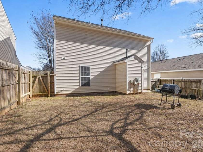 3325 Braden Drive, Charlotte, NC 28216.  MLS# CAR4344150, YatesRealty ID 12420. 