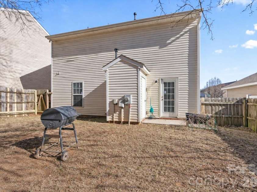 3325 Braden Drive, Charlotte, NC 28216.  MLS# CAR4344150, YatesRealty ID 12420. 
