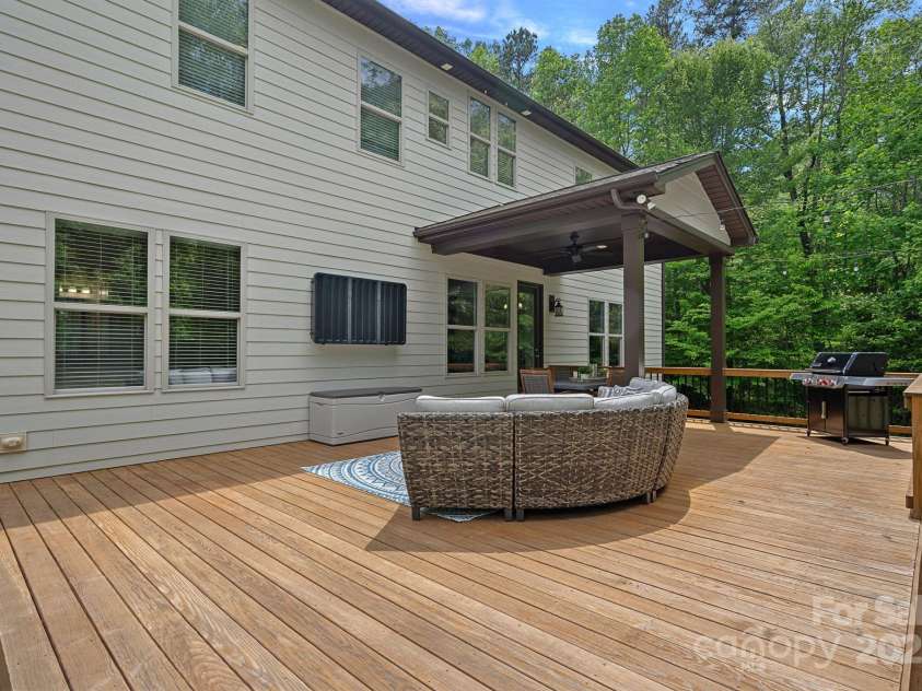 6171 Willow Farm Drive, Denver, NC 28037.  MLS# CAR4256114, YatesRealty ID 12420. 