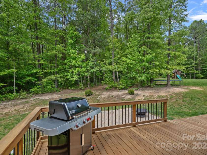 6171 Willow Farm Drive, Denver, NC 28037.  MLS# CAR4256114, YatesRealty ID 12420. 