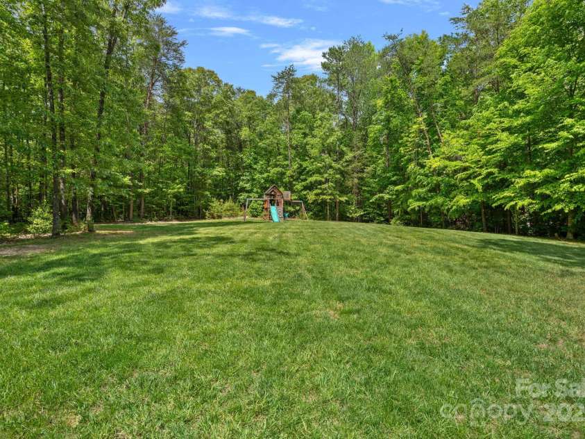 6171 Willow Farm Drive, Denver, NC 28037.  MLS# CAR4256114, YatesRealty ID 12420. 