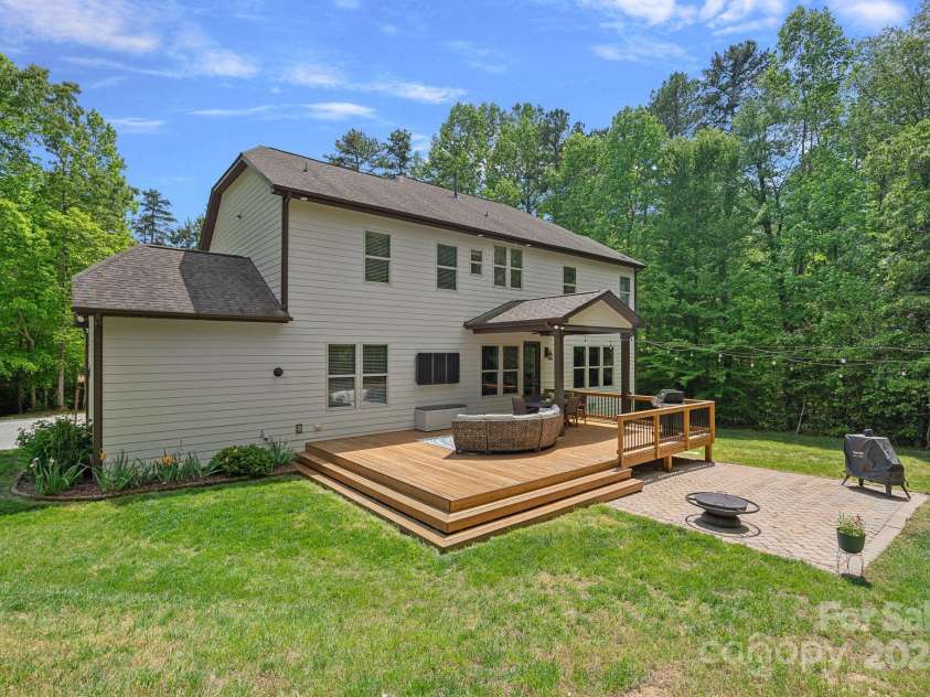 6171 Willow Farm Drive, Denver, NC 28037.  MLS# CAR4256114, YatesRealty ID 12420. 