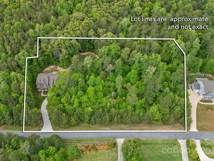 6171 Willow Farm Drive, Denver, NC 28037.  MLS# CAR4256114, YatesRealty ID 12420. 