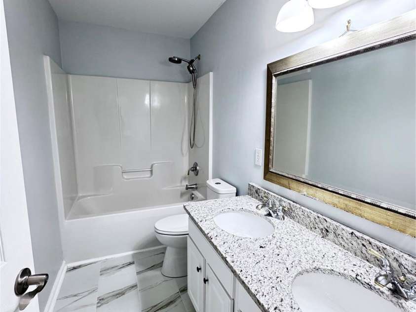 7803 Noland Woods Drive, Charlotte, NC 28277.  MLS# CAR4316221, YatesRealty ID 12422. 