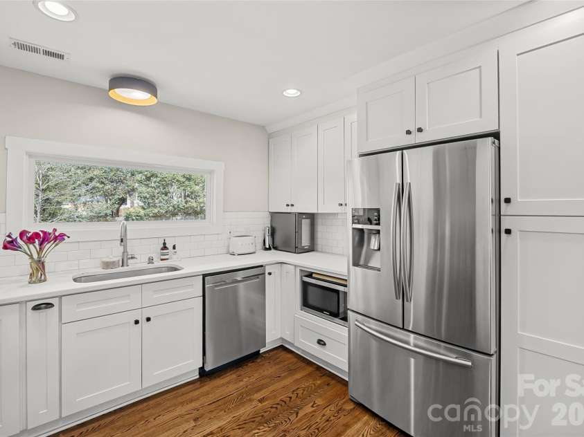 4418 Murrayhill Road, Charlotte, NC 28209.  MLS# CAR4361770, YatesRealty ID 12423. 