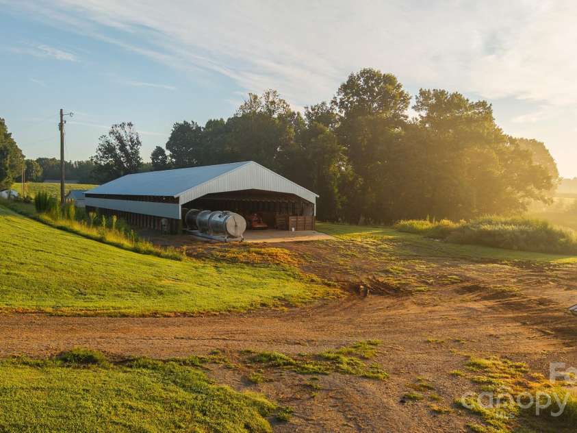 167 Buck Hollow Trail, Ararat, NC 27007.  MLS# CAR4295115, YatesRealty ID 12424. 