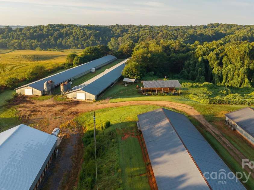 167 Buck Hollow Trail, Ararat, NC 27007.  MLS# CAR4295115, YatesRealty ID 12424. 