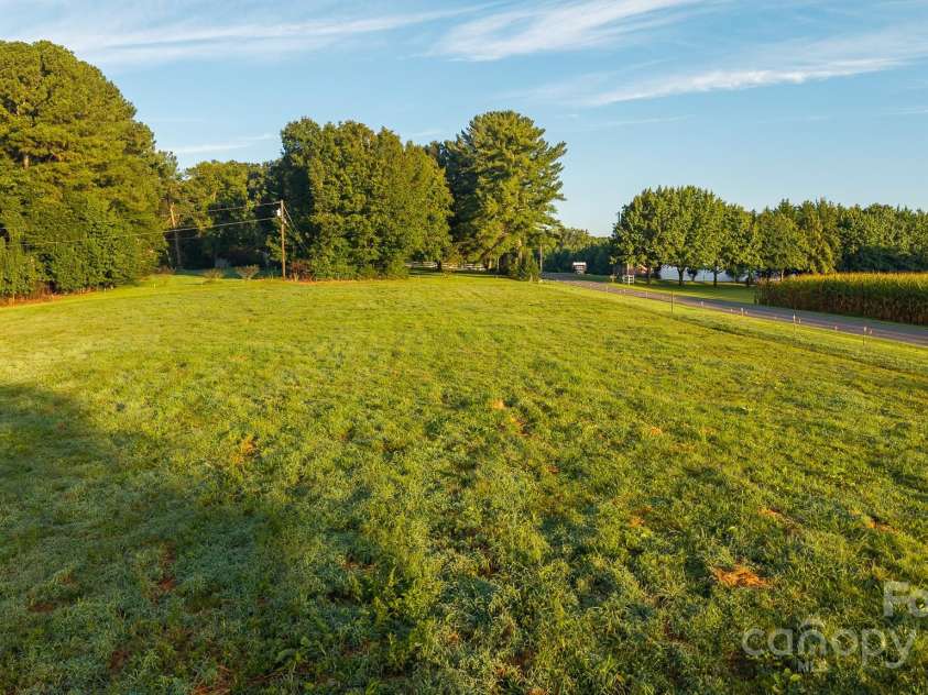 167 Buck Hollow Trail, Ararat, NC 27007.  MLS# CAR4295115, YatesRealty ID 12424. 