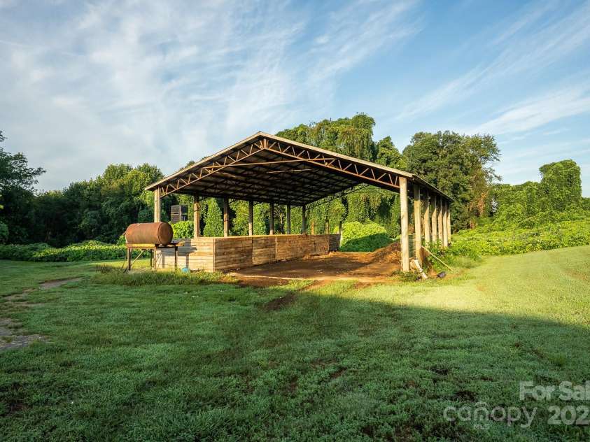 167 Buck Hollow Trail, Ararat, NC 27007.  MLS# CAR4295115, YatesRealty ID 12424. 