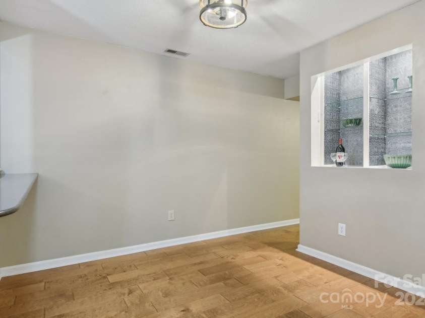 208 Carlyle Way, Asheville, NC 28803.  MLS# CAR4200608, YatesRealty ID 12424. 