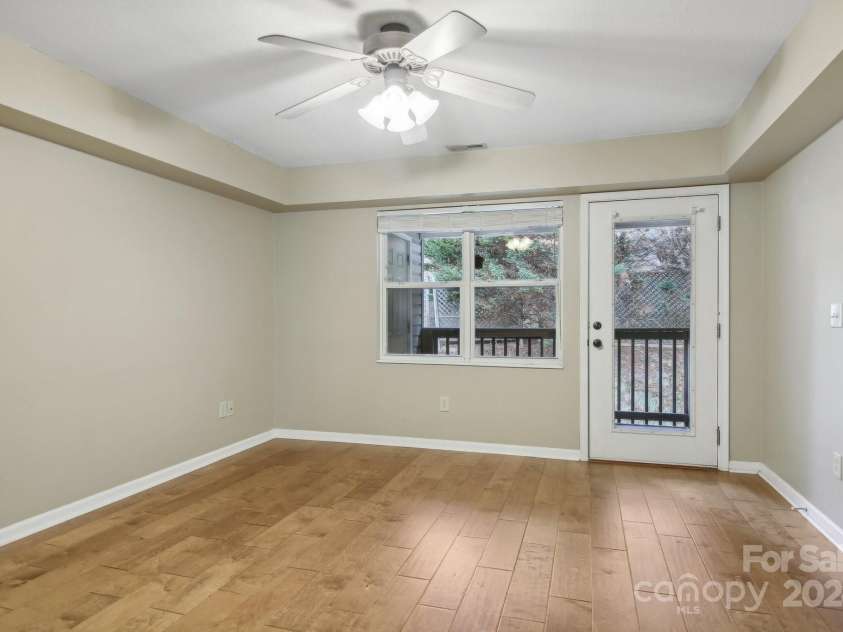 208 Carlyle Way, Asheville, NC 28803.  MLS# CAR4200608, YatesRealty ID 12424. 