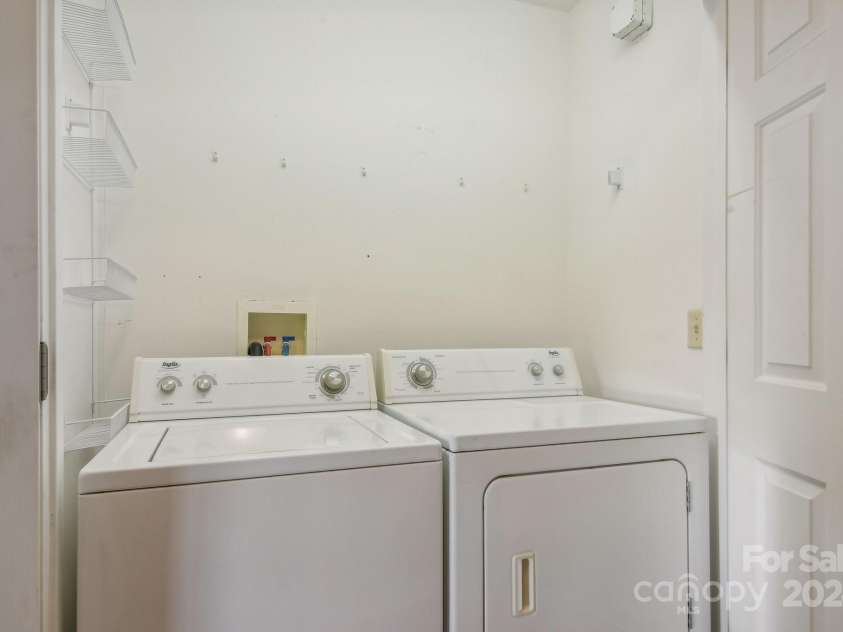 208 Carlyle Way, Asheville, NC 28803.  MLS# CAR4200608, YatesRealty ID 12424. 