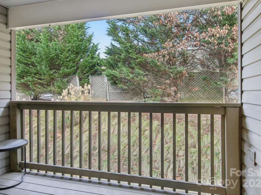 208 Carlyle Way, Asheville, NC 28803.  MLS# CAR4200608, YatesRealty ID 12424. 