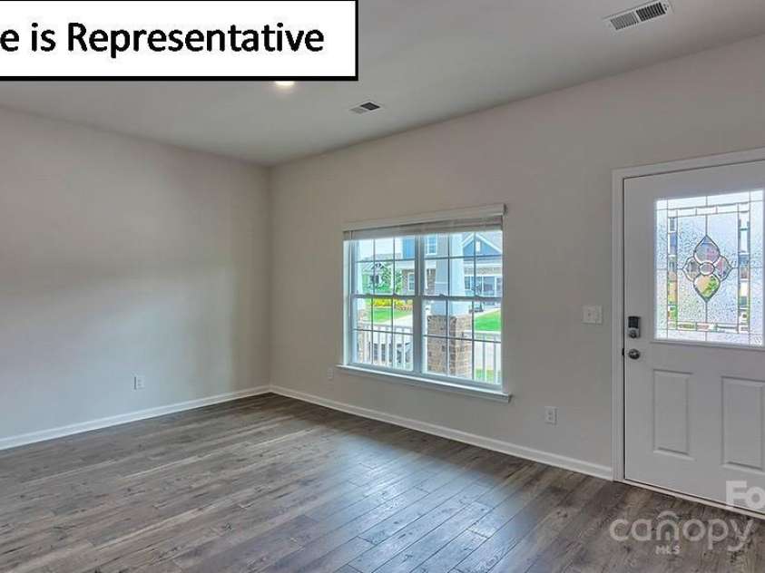 8013 Kennesaw Drive, Gastonia, NC 28056.  MLS# CAR4257772, YatesRealty ID 12425. 