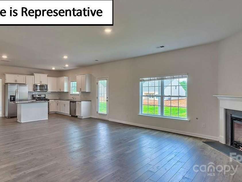 8013 Kennesaw Drive, Gastonia, NC 28056.  MLS# CAR4257772, YatesRealty ID 12425. 