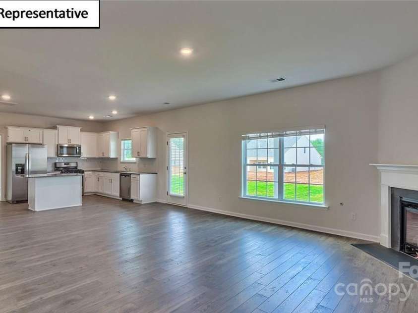 8013 Kennesaw Drive, Gastonia, NC 28056.  MLS# CAR4257772, YatesRealty ID 12425. 