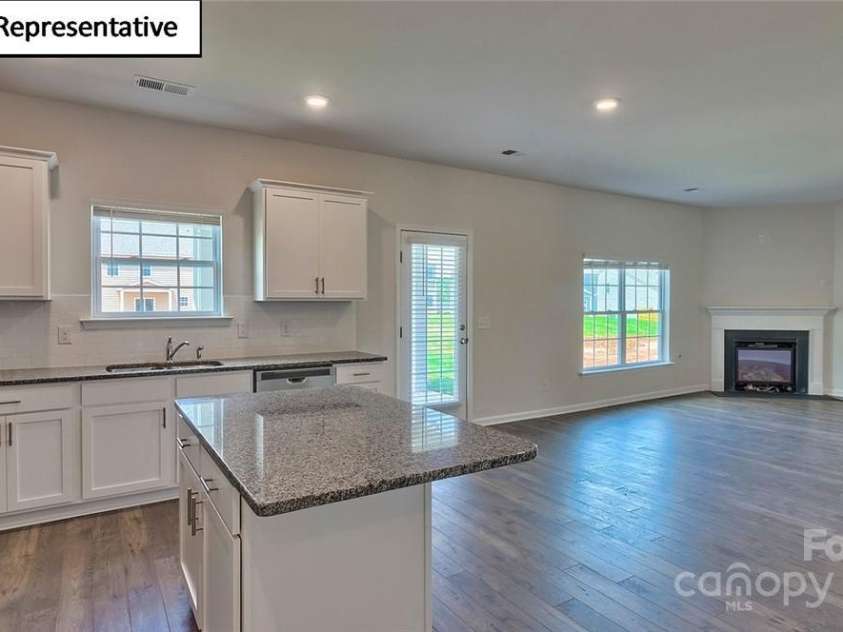 8013 Kennesaw Drive, Gastonia, NC 28056.  MLS# CAR4257772, YatesRealty ID 12425. 