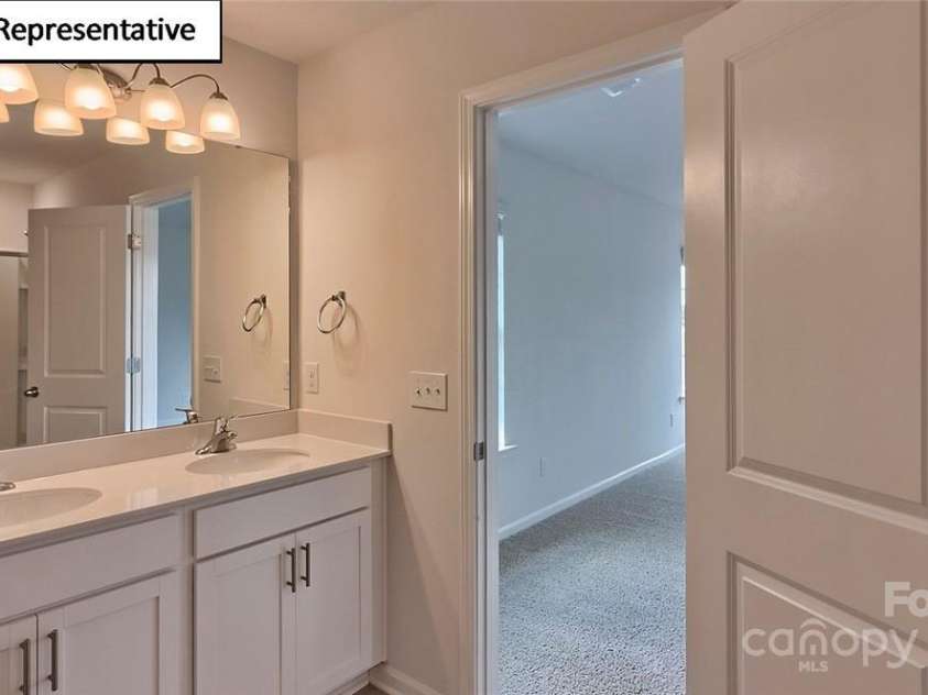 8013 Kennesaw Drive, Gastonia, NC 28056.  MLS# CAR4257772, YatesRealty ID 12425. 