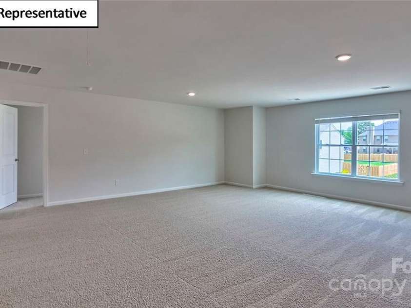 8013 Kennesaw Drive, Gastonia, NC 28056.  MLS# CAR4257772, YatesRealty ID 12425. 