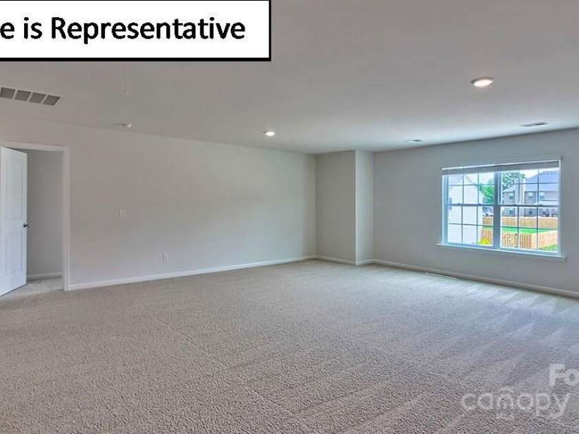 8013 Kennesaw Drive, Gastonia, NC 28056.  MLS# CAR4257772, YatesRealty ID 12425. 