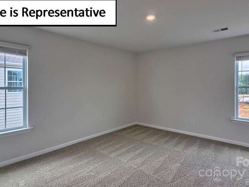 8013 Kennesaw Drive, Gastonia, NC 28056.  MLS# CAR4257772, YatesRealty ID 12425. 