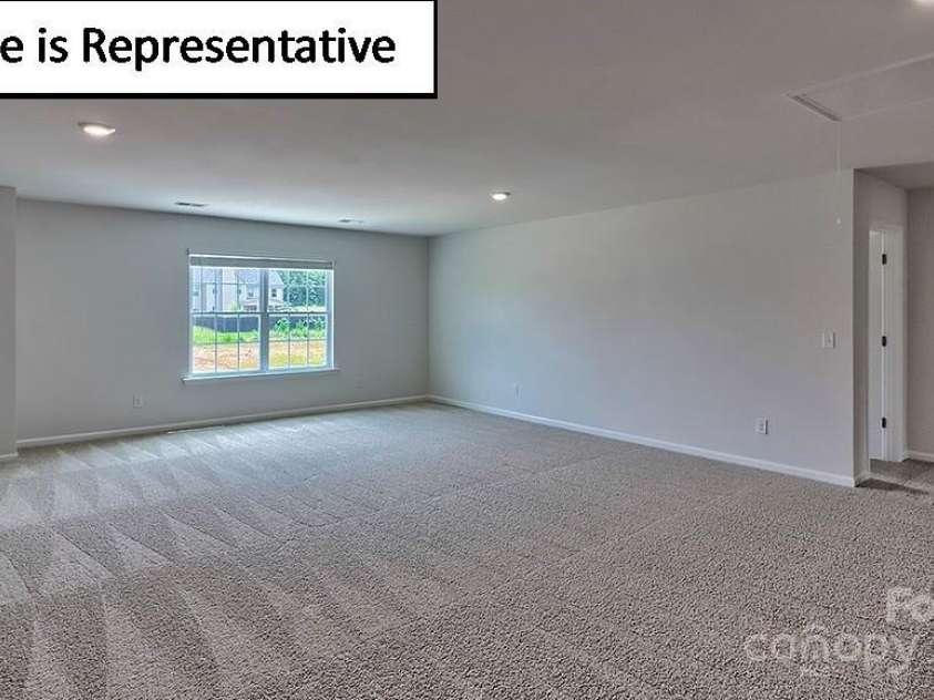 8013 Kennesaw Drive, Gastonia, NC 28056.  MLS# CAR4257772, YatesRealty ID 12425. 