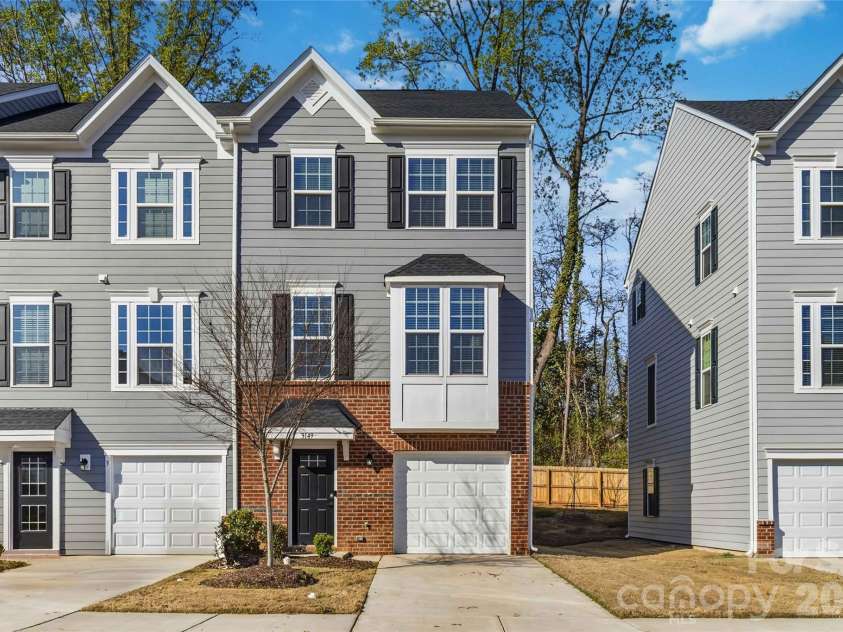 3149 Beeler Lane, Charlotte, NC 28208.  MLS# CAR4352531, YatesRealty ID 12426. 