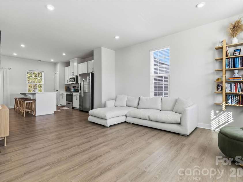 3149 Beeler Lane, Charlotte, NC 28208.  MLS# CAR4352531, YatesRealty ID 12426. 