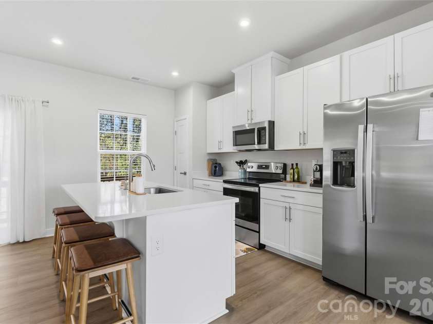 3149 Beeler Lane, Charlotte, NC 28208.  MLS# CAR4352531, YatesRealty ID 12426. 
