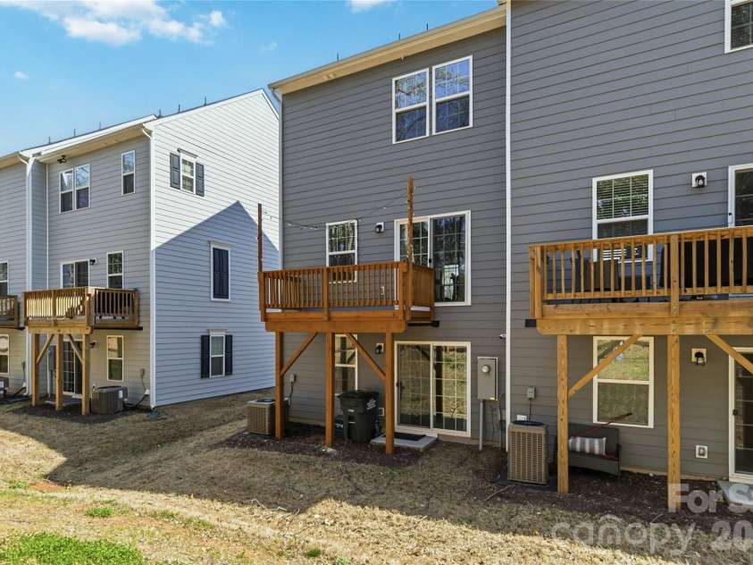 3149 Beeler Lane, Charlotte, NC 28208.  MLS# CAR4352531, YatesRealty ID 12426. 